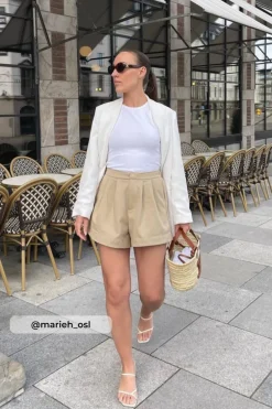 AlbaIC Shorts
