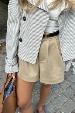 AlbaIC Shorts