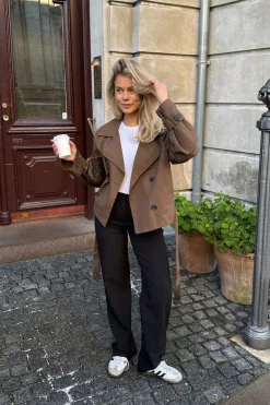 AlmaIC Trenchcoat