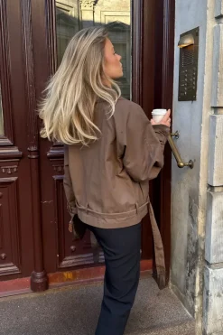 AlmaIC Trenchcoat