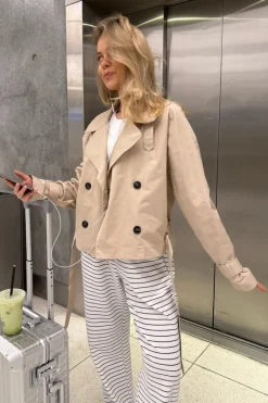 AlmaIC Trenchcoat