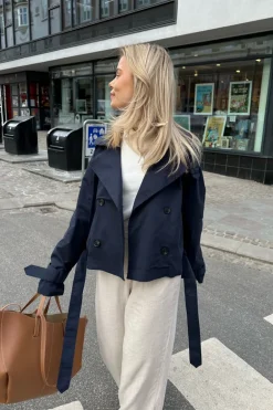 AlmaIC Trenchcoat