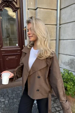 AlmaIC Trenchcoat