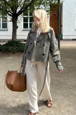 AlmaIC Trenchcoat
