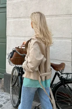 AlmaIC Trenchcoat