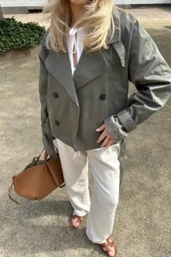 AlmaIC Trenchcoat