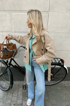 AlmaIC Trenchcoat