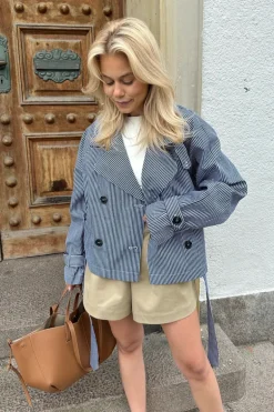 AlmaIC Trenchcoat
