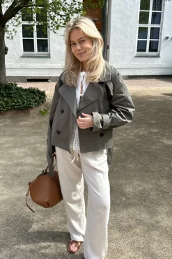 AlmaIC Trenchcoat