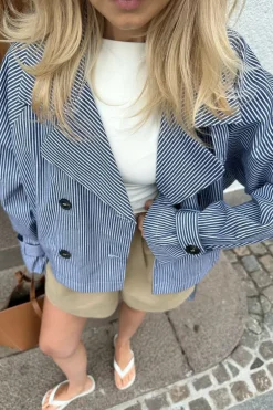 AlmaIC Trenchcoat