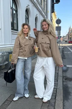 AstaIC Trenchcoat