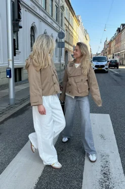 AstaIC Trenchcoat