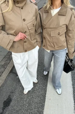AstaIC Trenchcoat