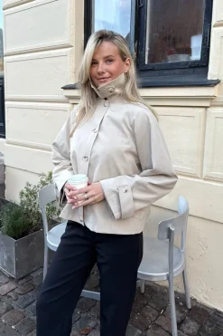 AvaIC Kort Trenchcoat
