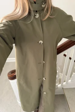 AvaIC Trenchcoat