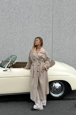 TillieIC Trenchcoat