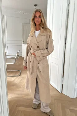 TillieIC Trenchcoat