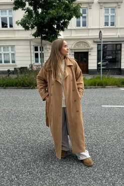TillieIC Trenchcoat