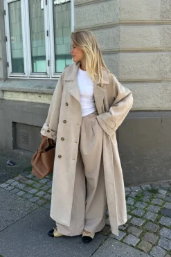 TillieIC Trenchcoat