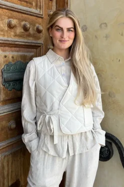 VMVia Vest