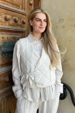 VMVia Vest